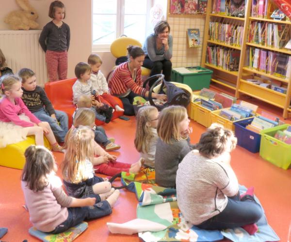 Bibliothèque de Cheux - Heure du conte à l'étage jeunesse