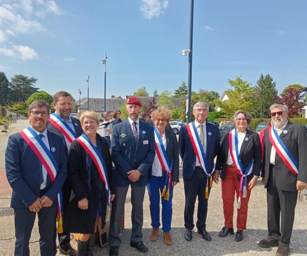 Elus de Thue et Mue lors des commémorations du 8 mai 2026.